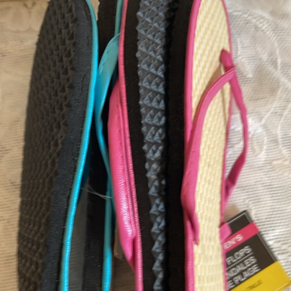 Lot of 4, Brand new no brand.4 different colors casual flip-flops. All sz 7/8 - Picture 9 of 11